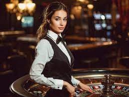Tangkapan layar aplikasi masuk slot menampilkan meja dealer langsung dan menu navigasi